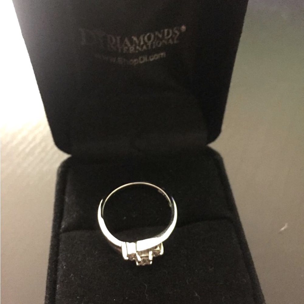 Diamond Ring - Picture 4 of 5
